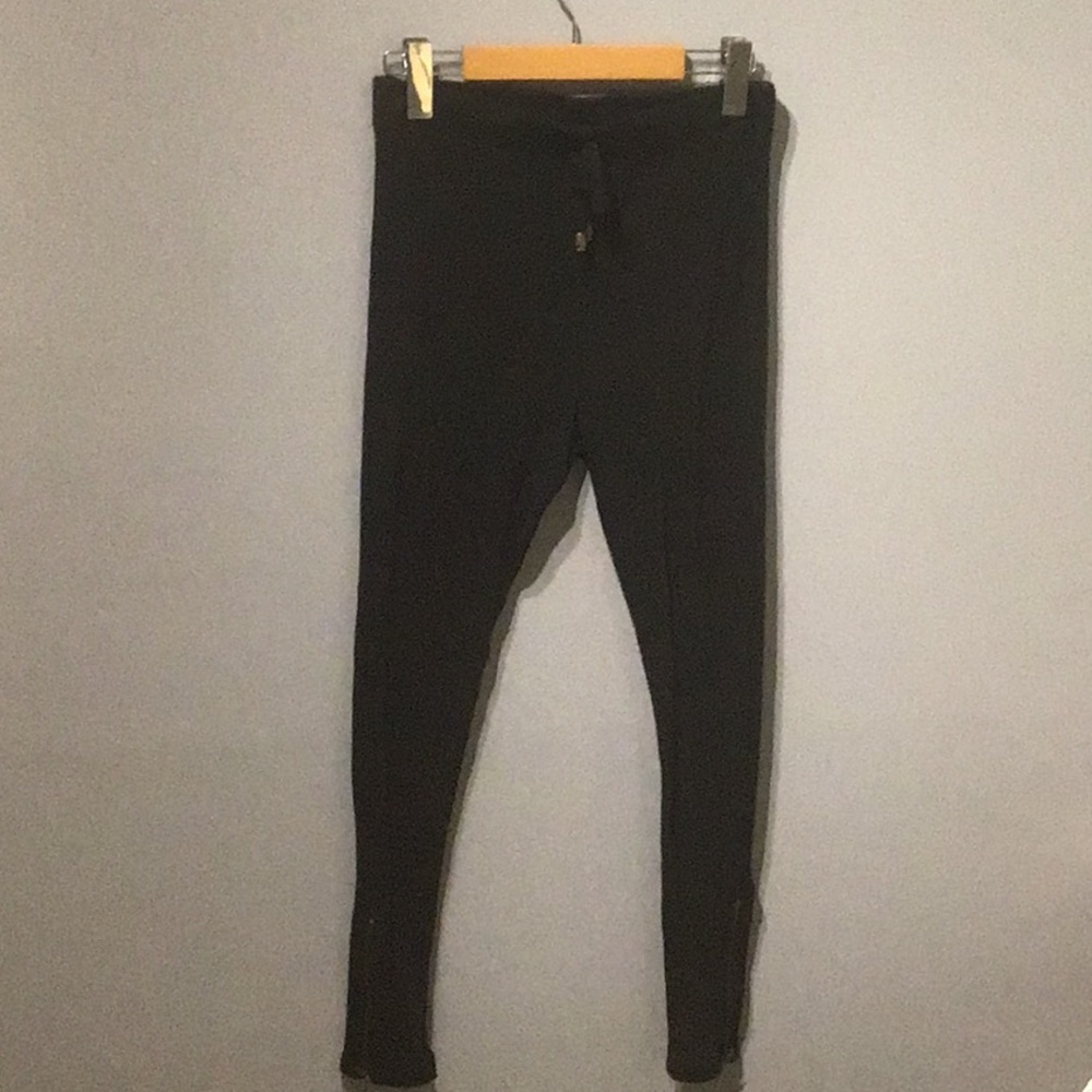 FREE with 15$ PurchaseBlack Ribbed Leggings With Ankle Zippers